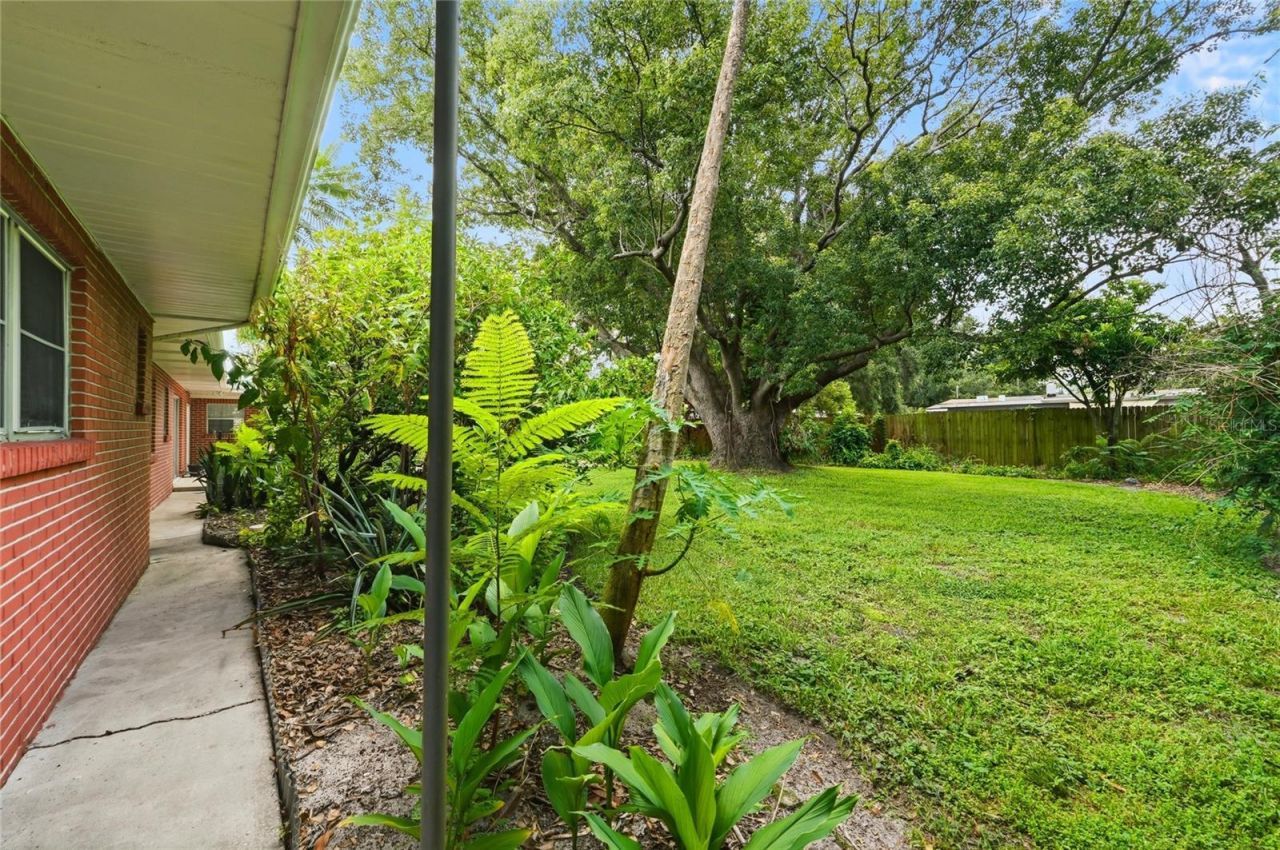 1475 S Lake Howard Drive , Winter Haven, FL 33880 Photo