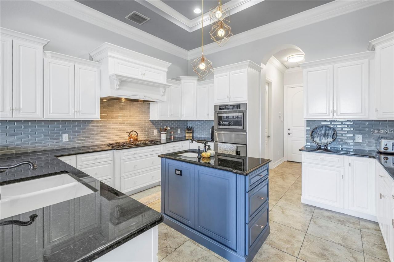4133 Causeway Vista Drive, Tampa, FL 33615 Photo