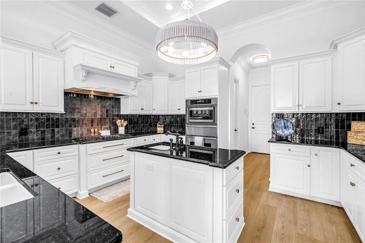4133 Causeway Vista Drive, Tampa, FL 33615 Photo