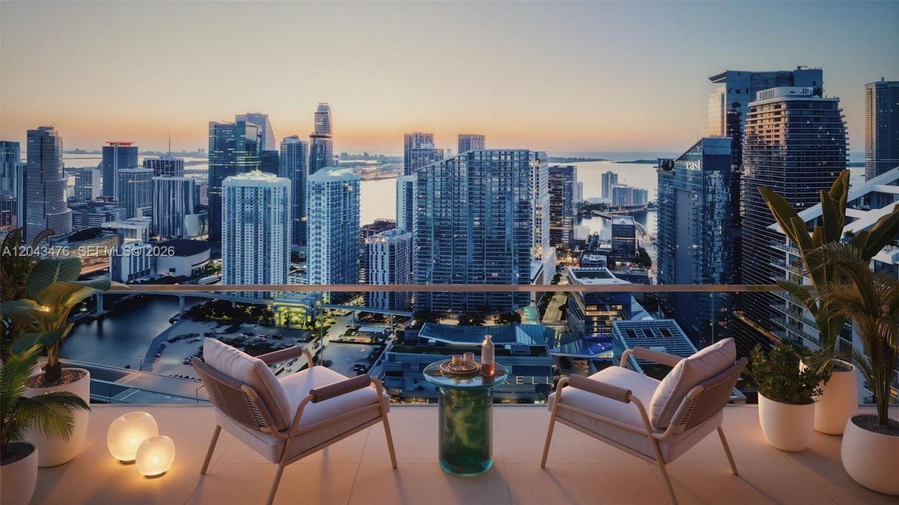 690 SW 1 Avenue , Unit 2701, Miami, FL 33130 Photo