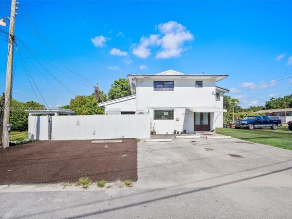 5800 SW 20th St, Miami, FL 33155