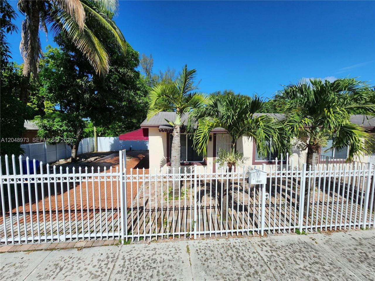 1097 NW 38th St, Miami, FL 33127 Main Photo