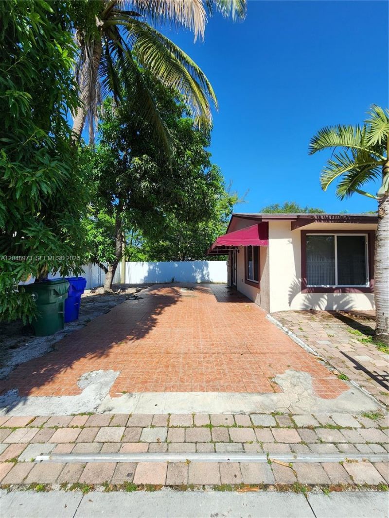 1097 NW 38th St, Miami, FL 33127 Photo