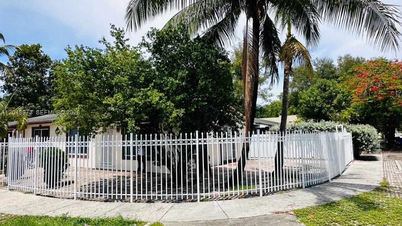 1097 NW 38th St, Miami, FL 33127 Photo