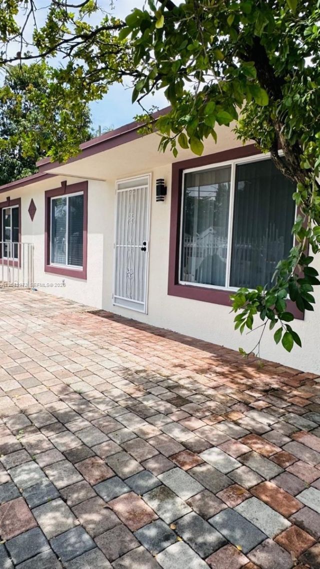 1097 NW 38th St, Miami, FL 33127 Photo
