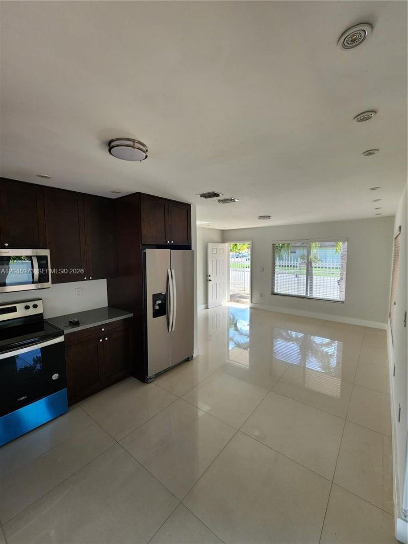 1097 NW 38th St, Miami, FL 33127 Photo