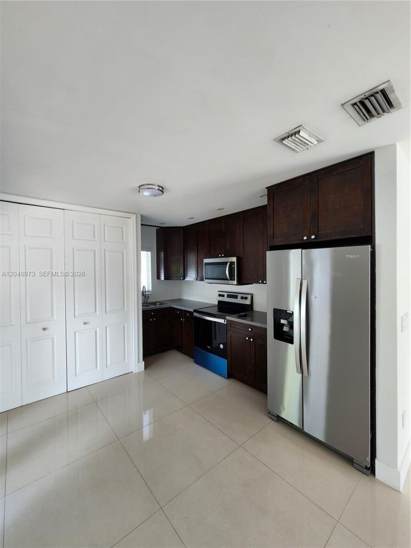 1097 NW 38th St, Miami, FL 33127 Photo