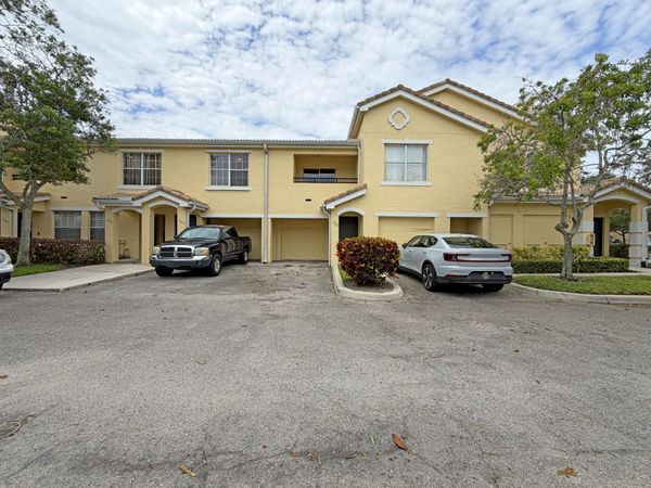 124 SW Peacock Boulevard, Unit 13-206, Port Saint Lucie, FL 34986
