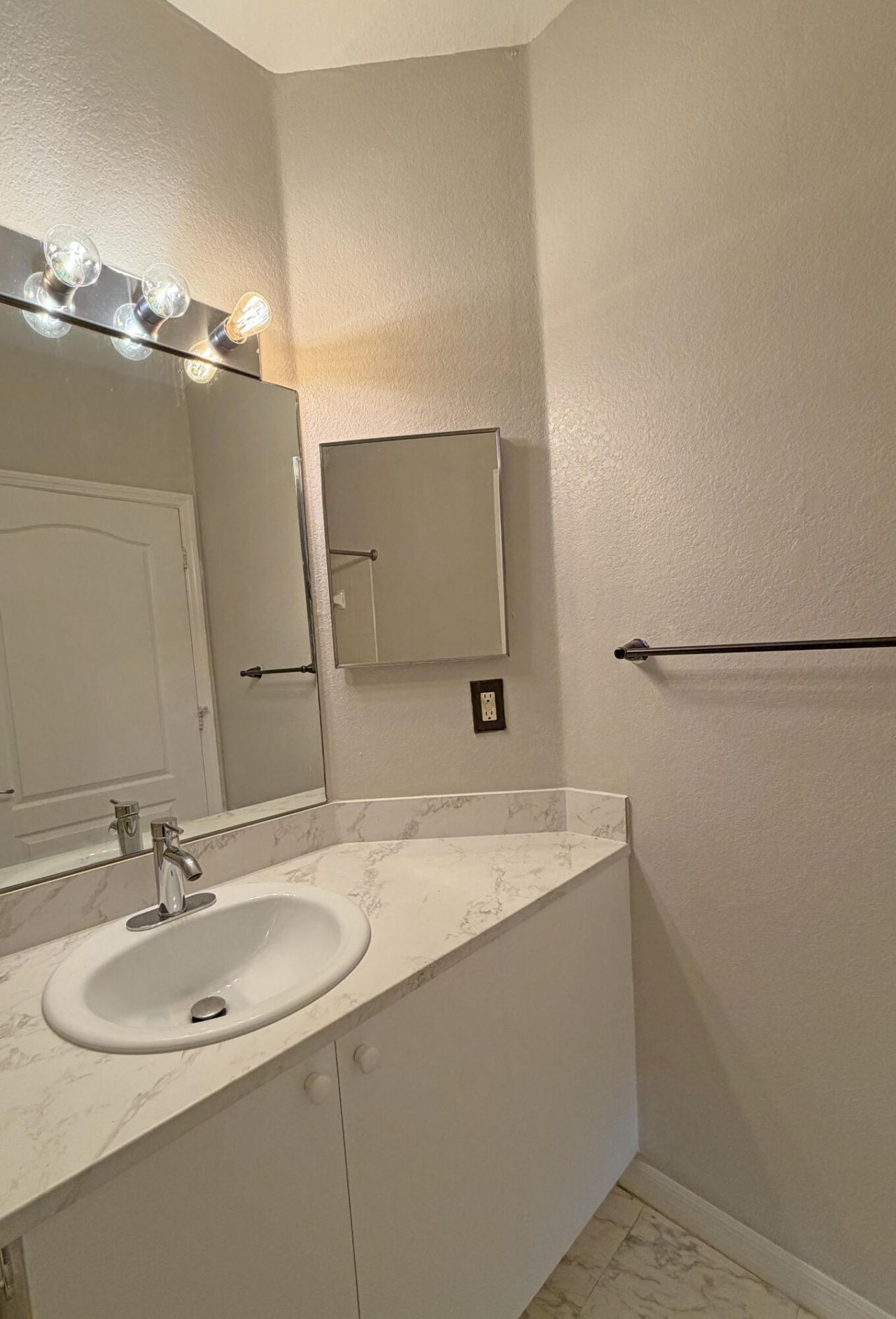 124 SW Peacock Boulevard, Unit 13-206, Port Saint Lucie, FL 34986 Photo