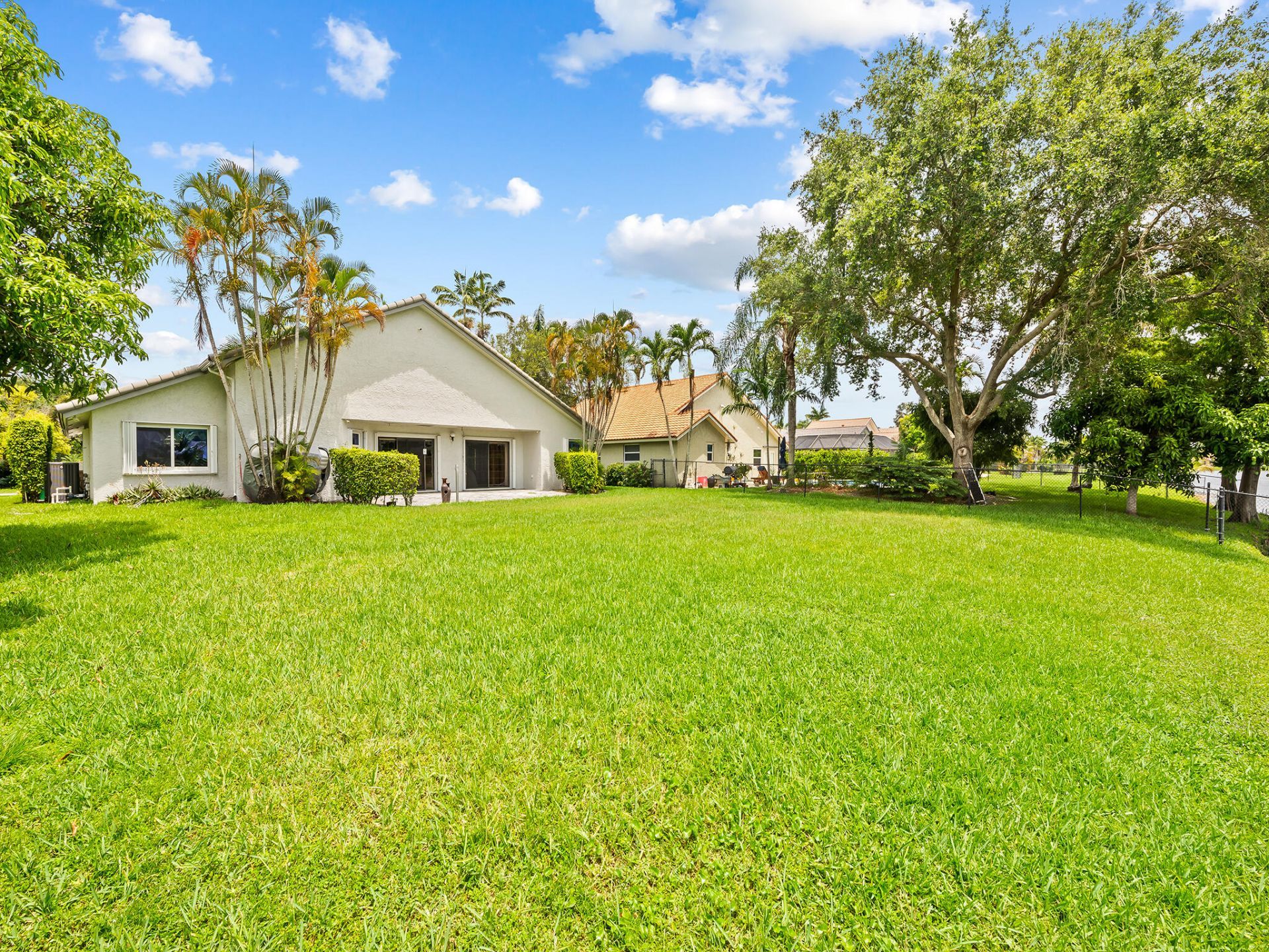 1750 W Oak Knoll Circle, Davie, FL 33324 Photo