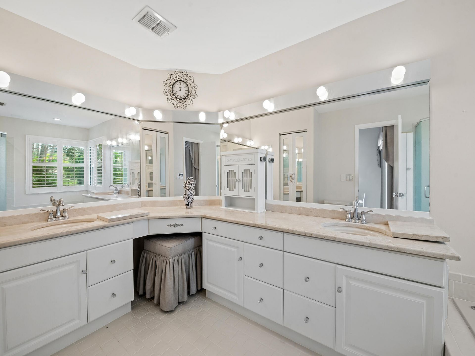 1750 W Oak Knoll Circle, Davie, FL 33324 Photo
