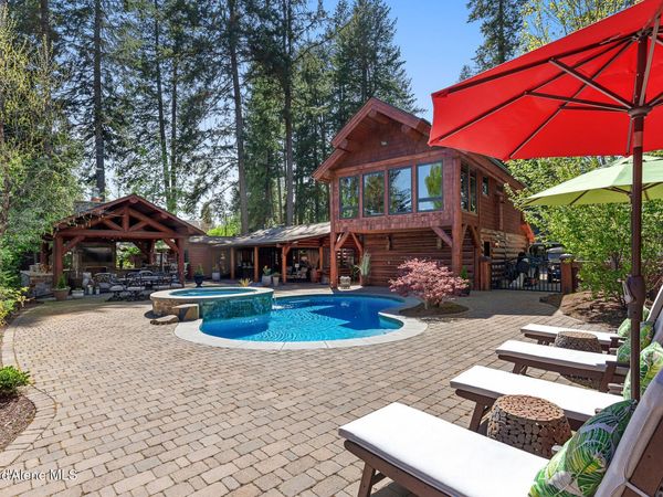 10314 N Fir LN , Hayden Lake, ID 83835
