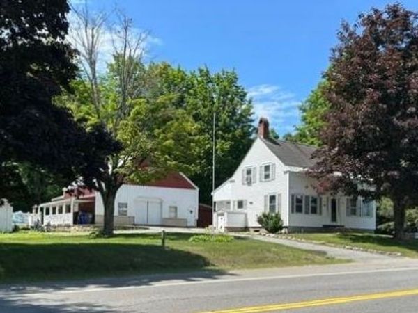 256 E Main Street, Hampstead, NH 03826