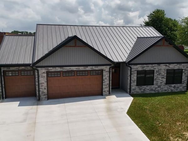 203 Crestwood Drive, Willard, OH 44890