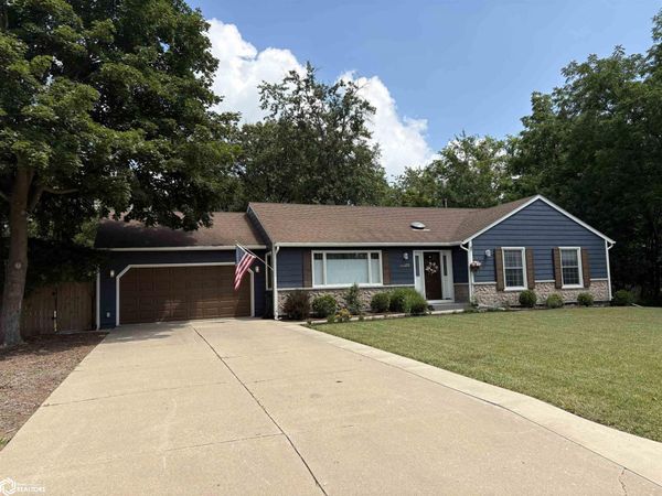 503 E Fillmore Avenue, Fairfield, IA 52556