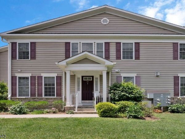 27 Fillmore Dr, Morris, NJ 07960