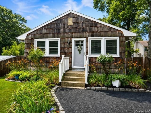 12 Oak Street, Centereach, NY 11720 Main Photo