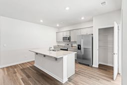 306 Ridley St photo 4