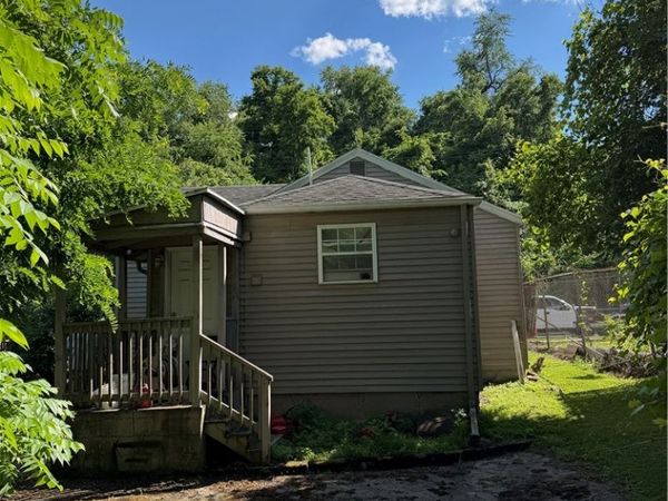 449 Main St, New Eagle, PA 15067