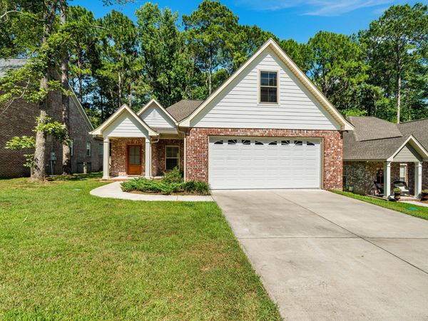 15 Cottage, Hattiesburg, MS 39402