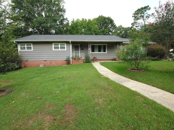 1211 Carter Dr., Hattiesburg, MS 39402