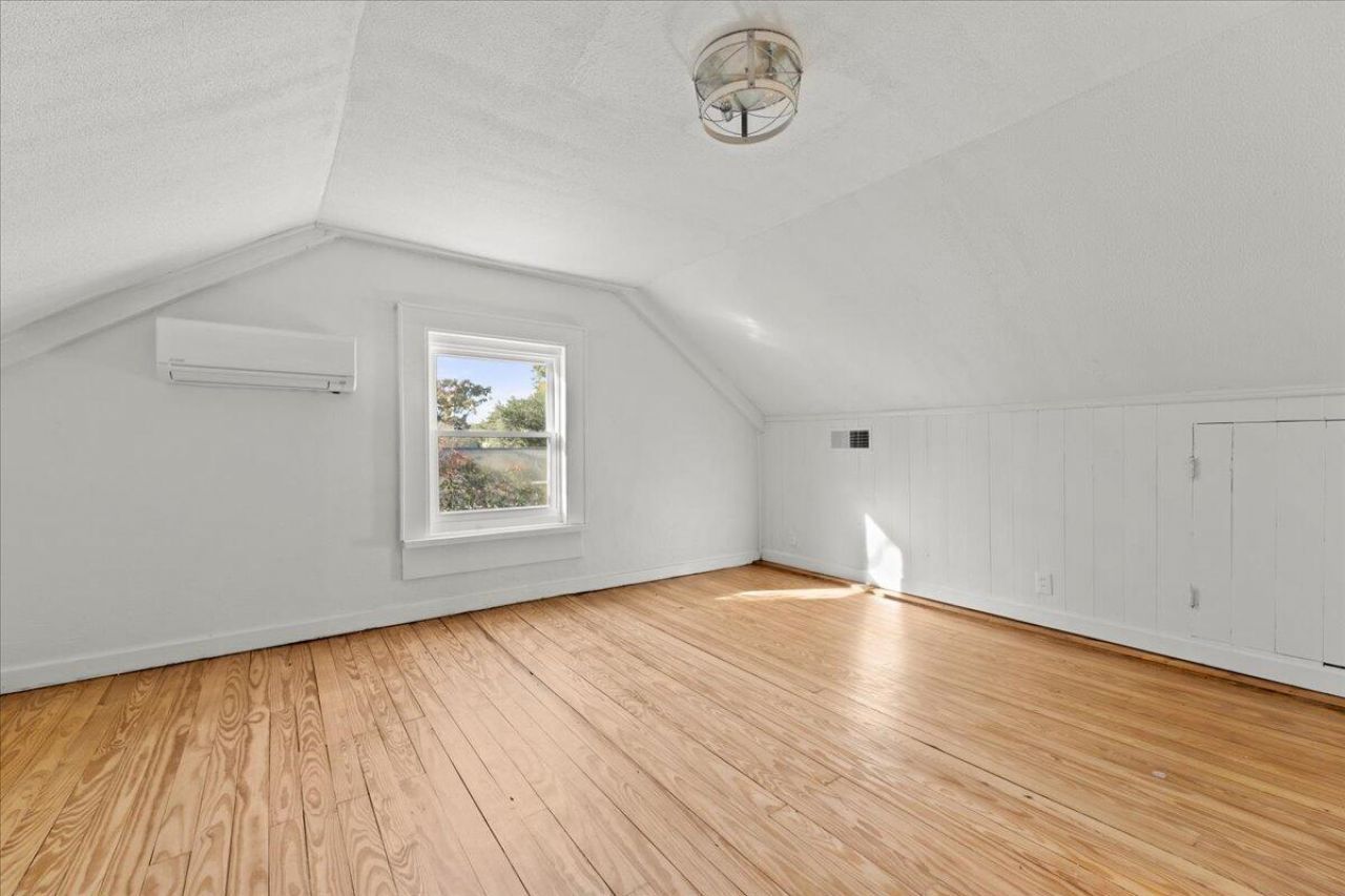 570 W Elizabeth Lane Photo 20