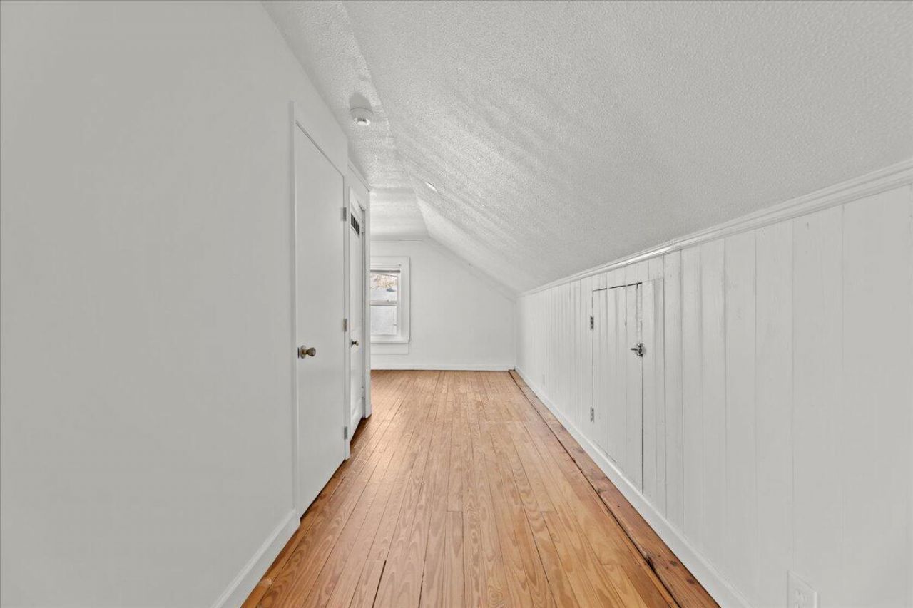 570 W Elizabeth Lane Photo 21