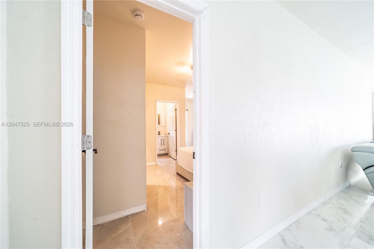 20200 NE 14th Ave , Miami, FL 33179 Photo