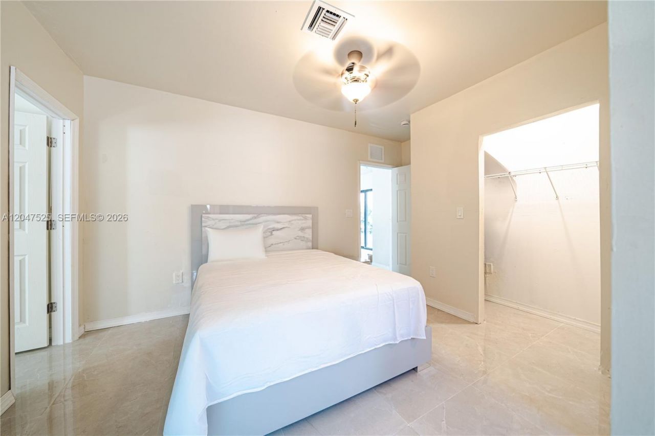 20200 NE 14th Ave , Miami, FL 33179 Photo