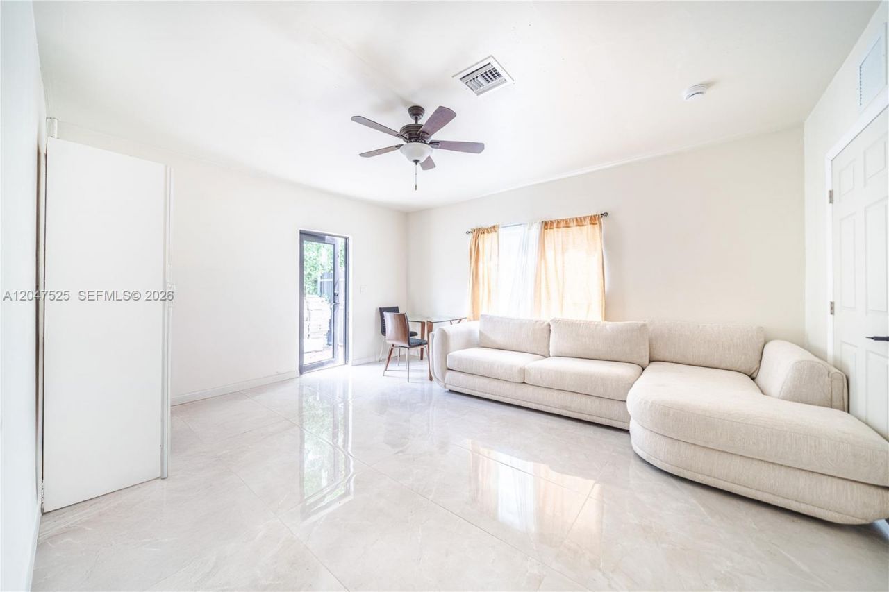 20200 NE 14th Ave , Miami, FL 33179 Photo