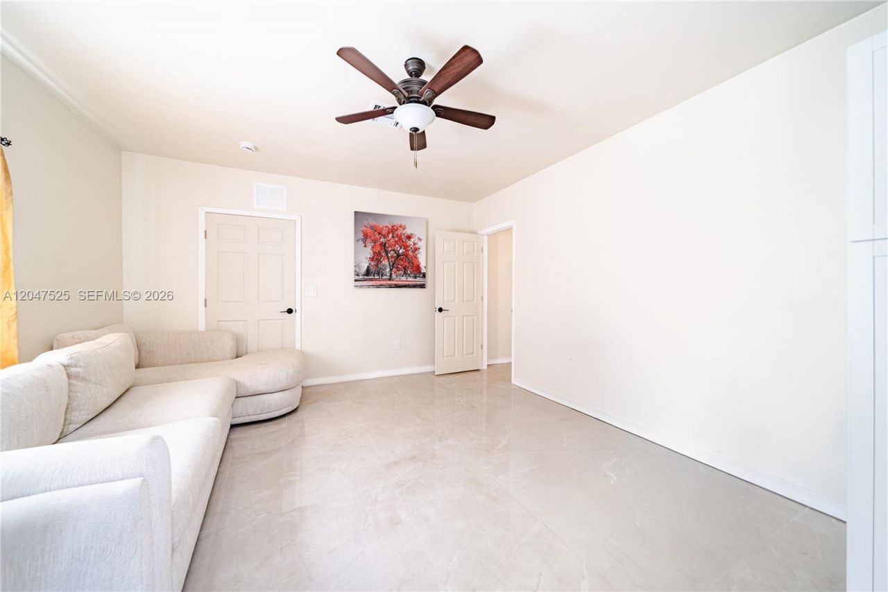 20200 NE 14th Ave , Miami, FL 33179 Photo