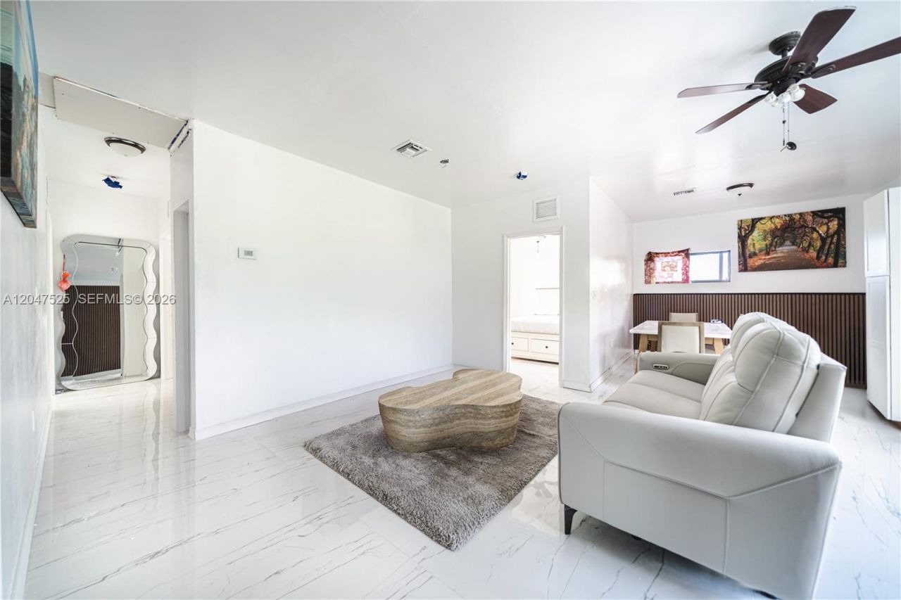 20200 NE 14th Ave , Miami, FL 33179 Photo