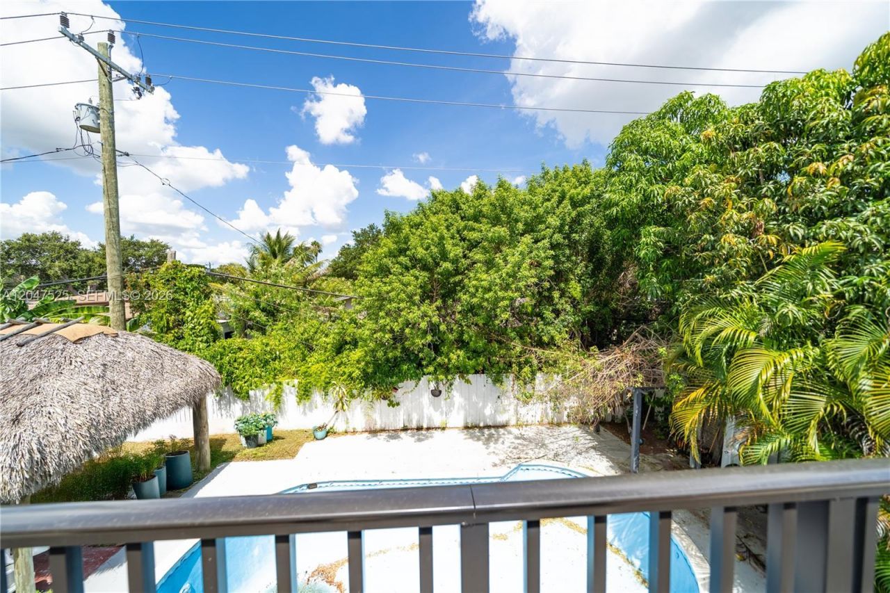 20200 NE 14th Ave , Miami, FL 33179 Photo