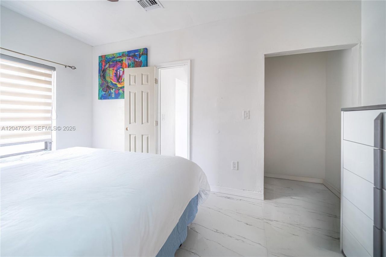 20200 NE 14th Ave , Miami, FL 33179 Photo