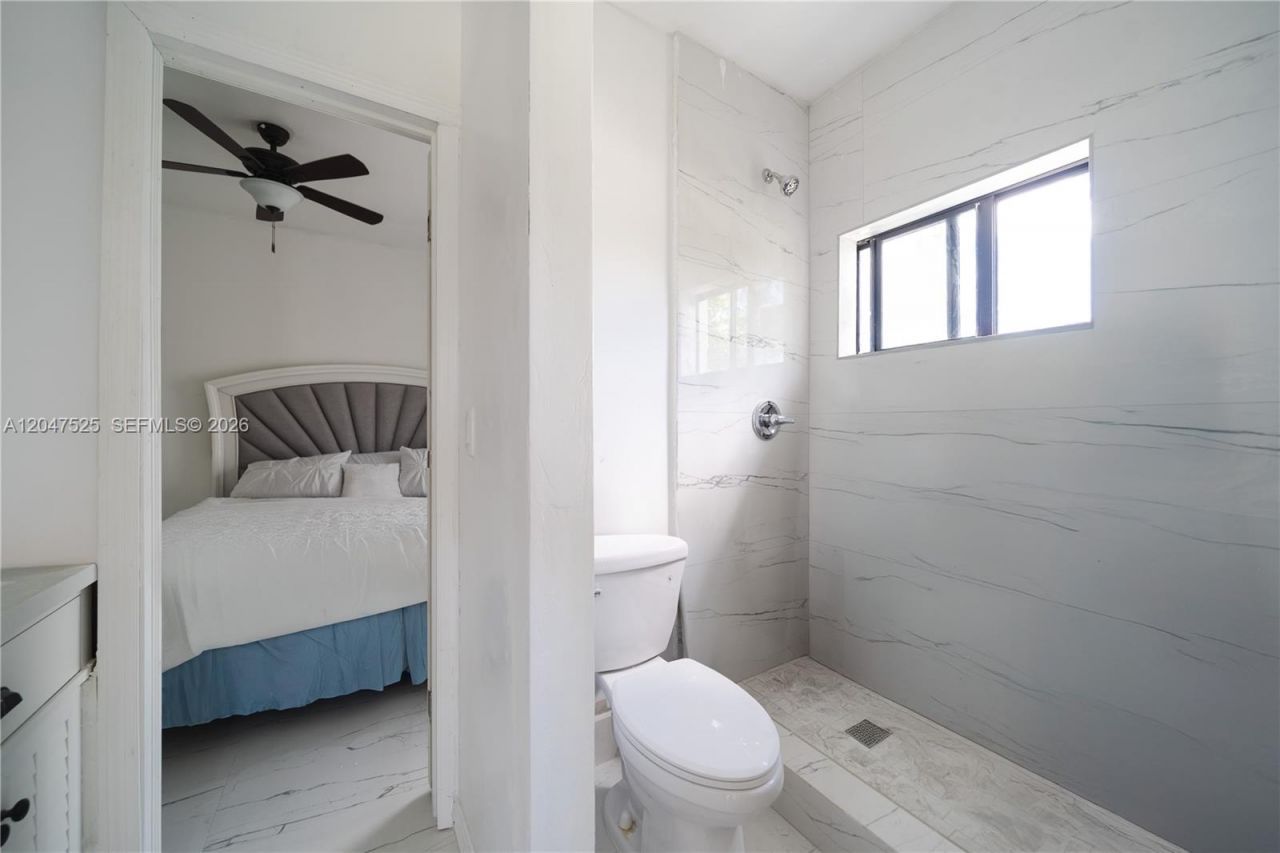 20200 NE 14th Ave , Miami, FL 33179 Photo