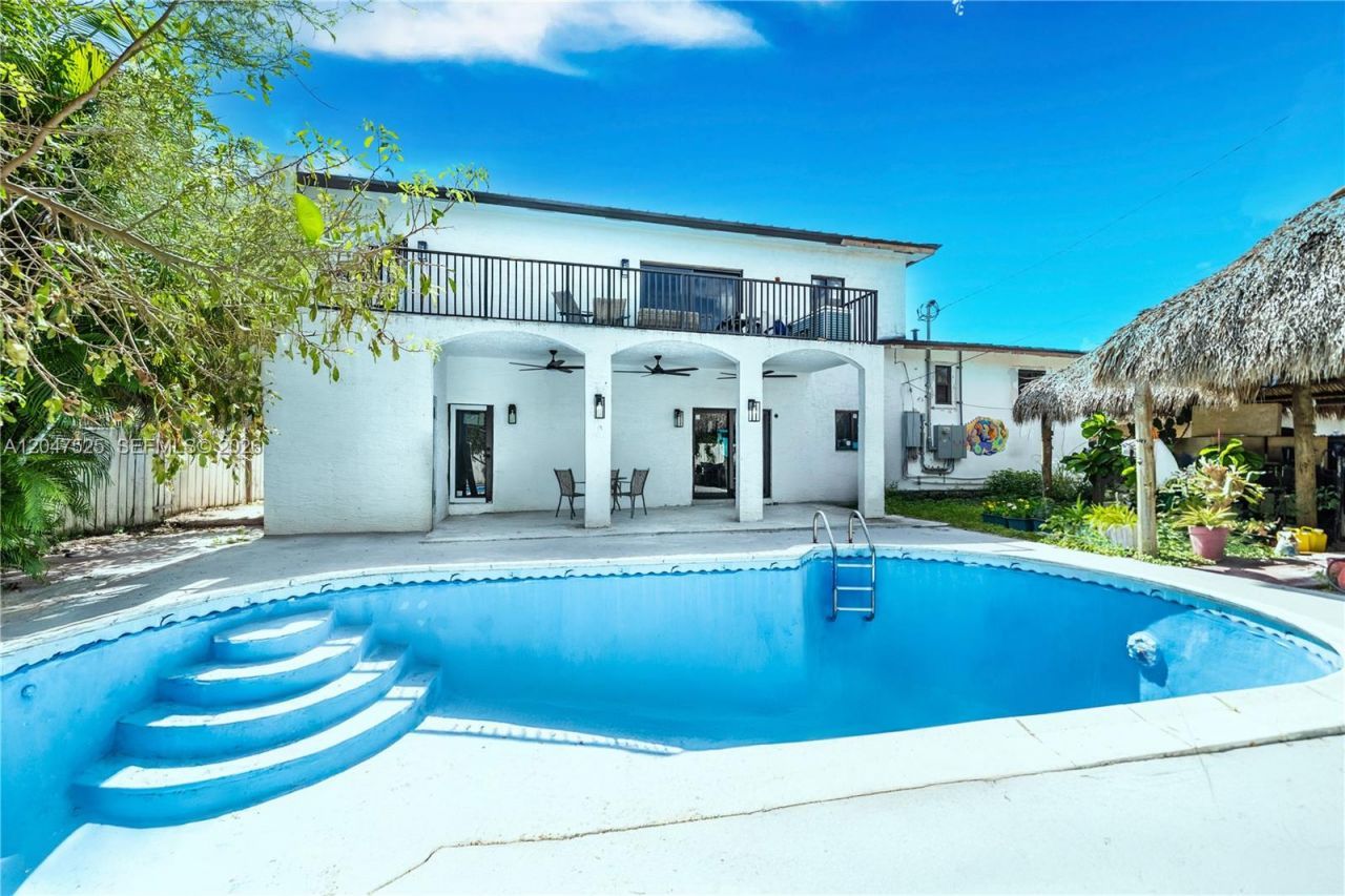 20200 NE 14th Ave , Miami, FL 33179 Photo