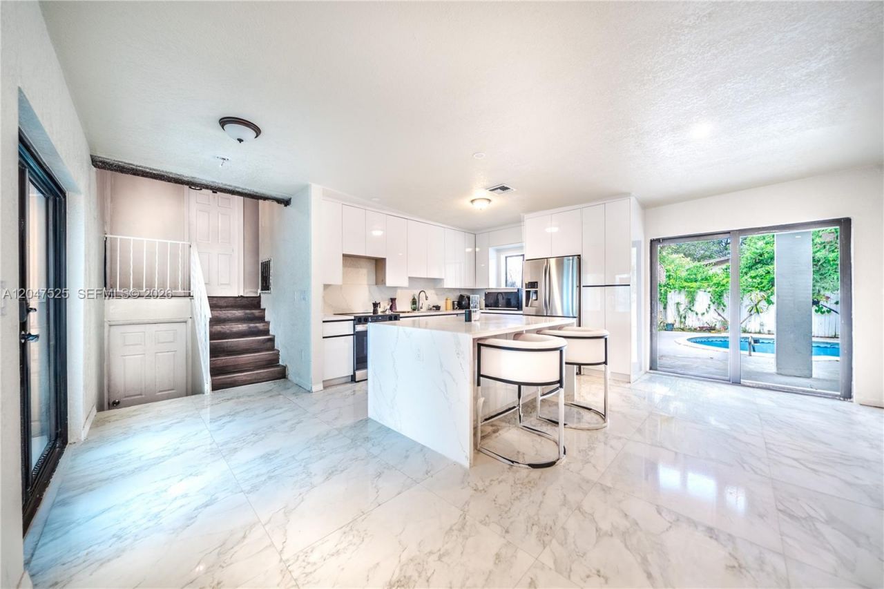 20200 NE 14th Ave , Miami, FL 33179 Photo