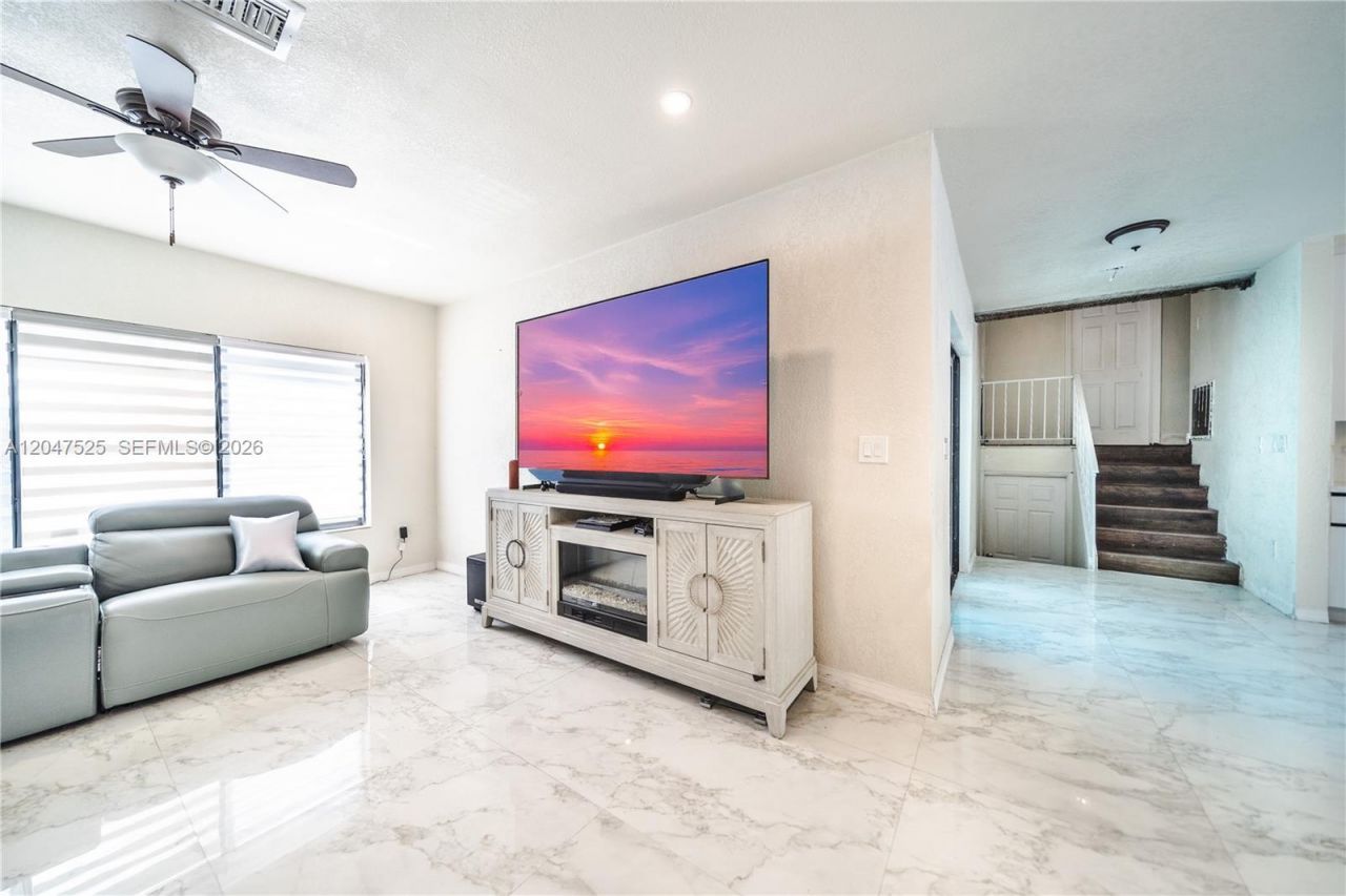 20200 NE 14th Ave , Miami, FL 33179 Photo
