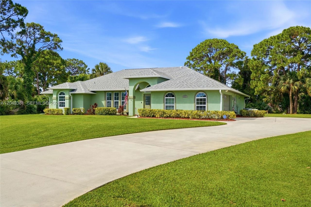 2472 SE Hillard Rd , Port Saint Lucie, FL 34952 Photo