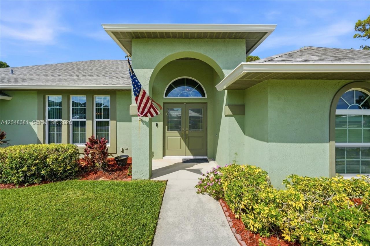 2472 SE Hillard Rd , Port Saint Lucie, FL 34952 Photo