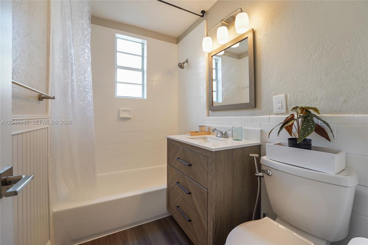 359 Meridian Ave , Unit A104, Miami Beach, FL 33139 Photo