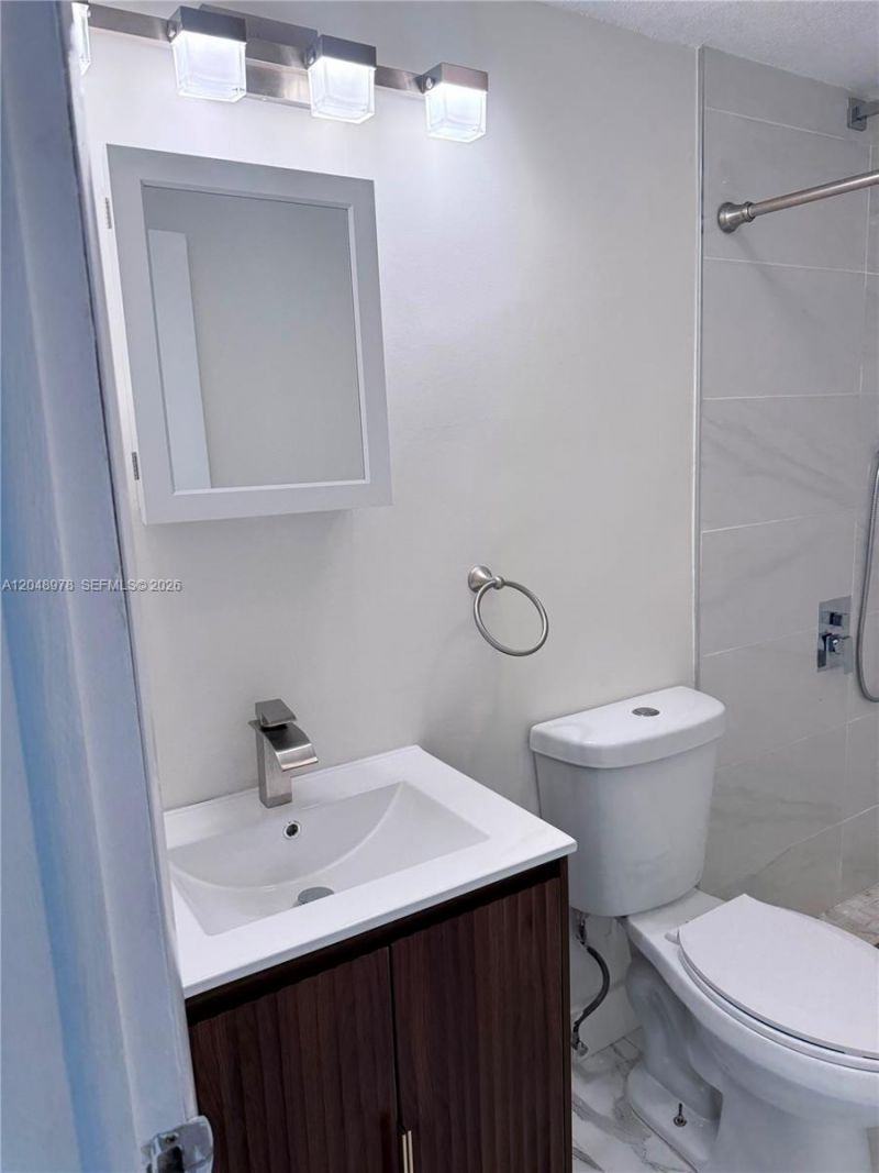 453 SW 2nd St, Unit 306C, Miami, FL 33130 Photo