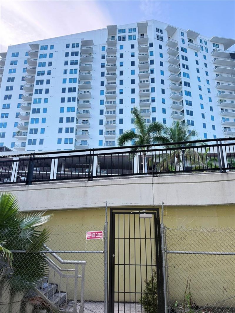 453 SW 2nd St, Unit 306C, Miami, FL 33130 Photo