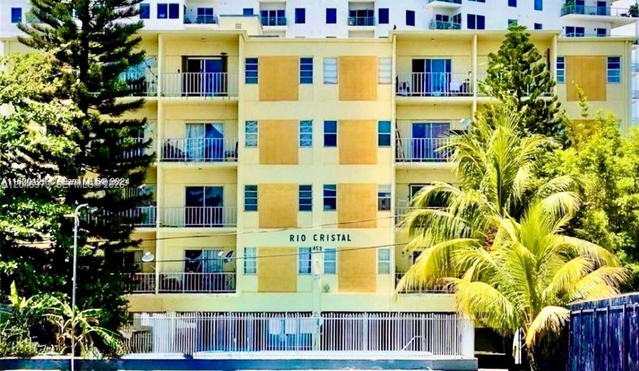 453 SW 2nd St, Unit 306C, Miami, FL 33130 Photo