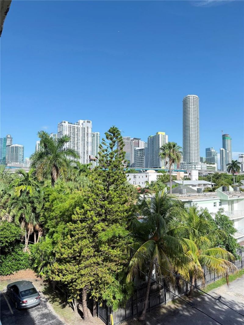 453 SW 2nd St, Unit 306C, Miami, FL 33130 Photo