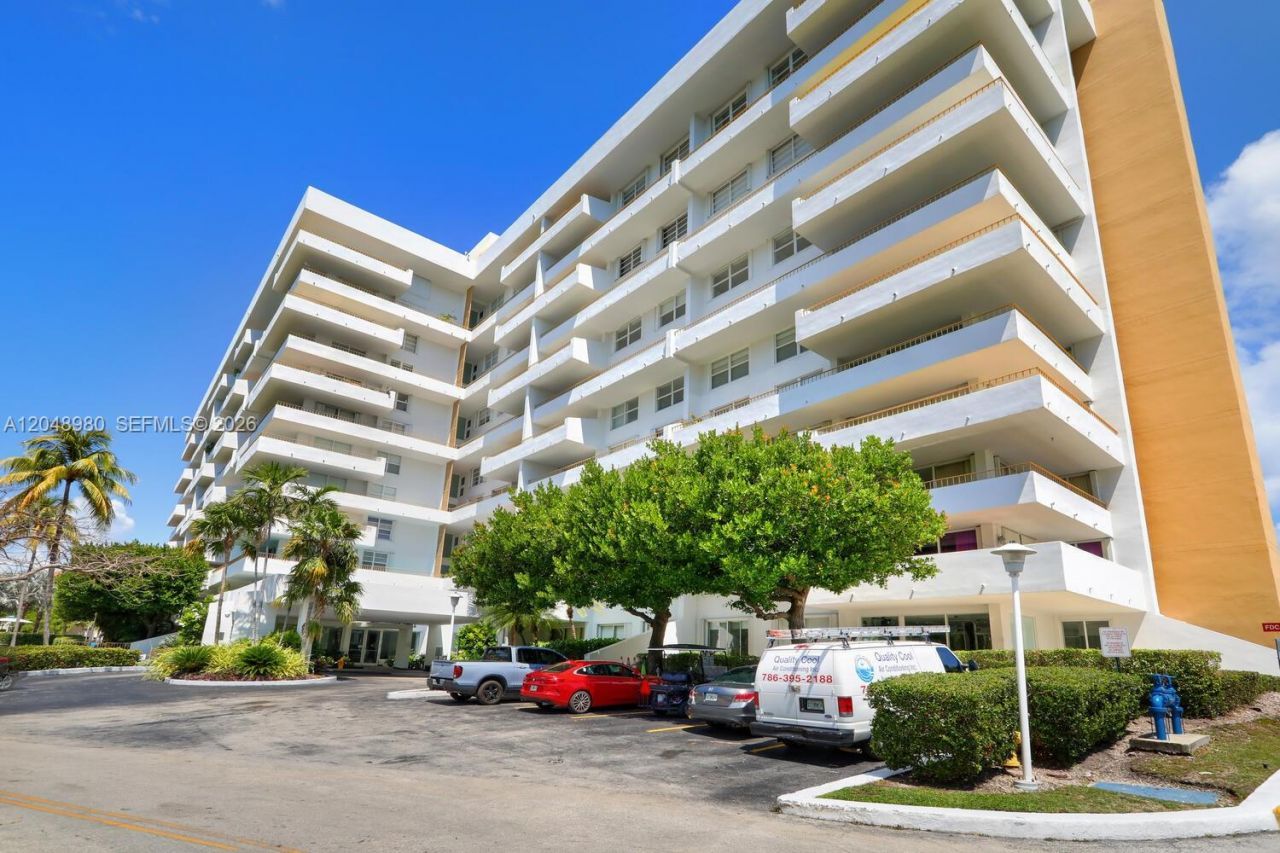 155 Ocean Lane Dr, Unit 413, Key Biscayne, FL 33149 Photo