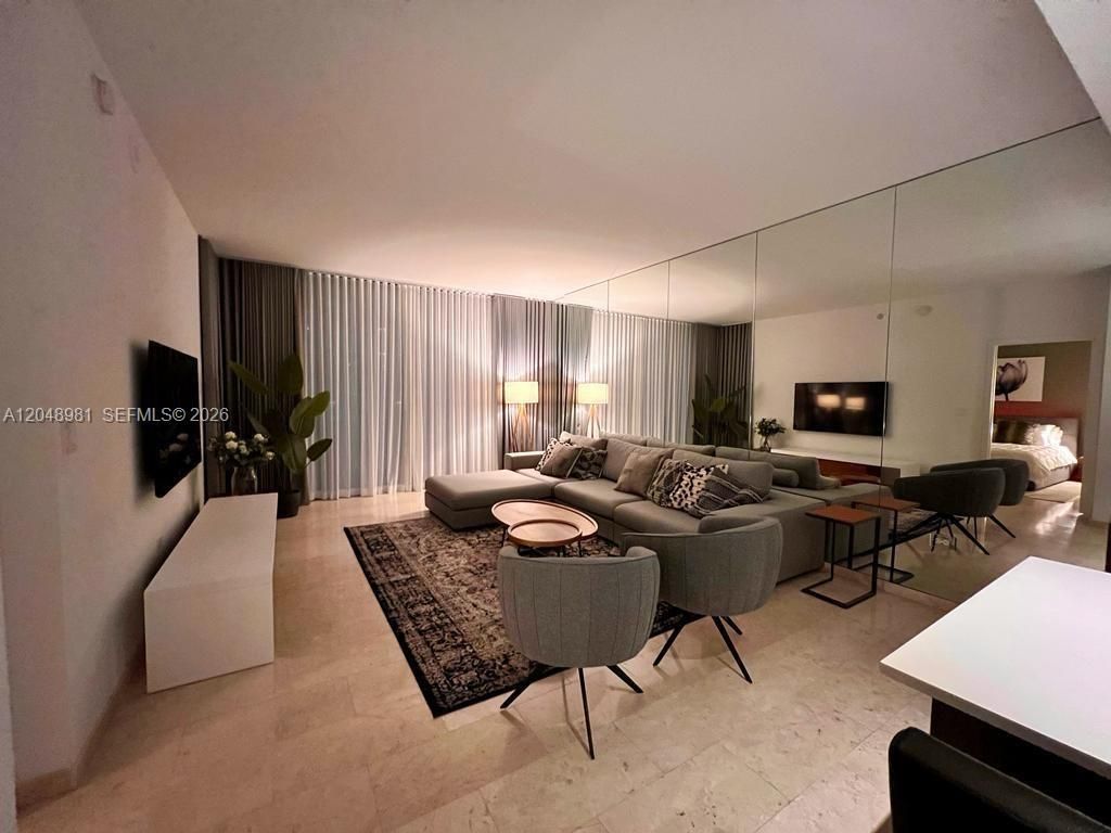 88 SW 7th St , Unit 808, Miami, FL 33130 Photo