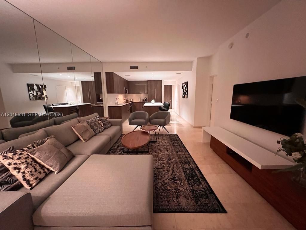88 SW 7th St , Unit 808, Miami, FL 33130 Photo