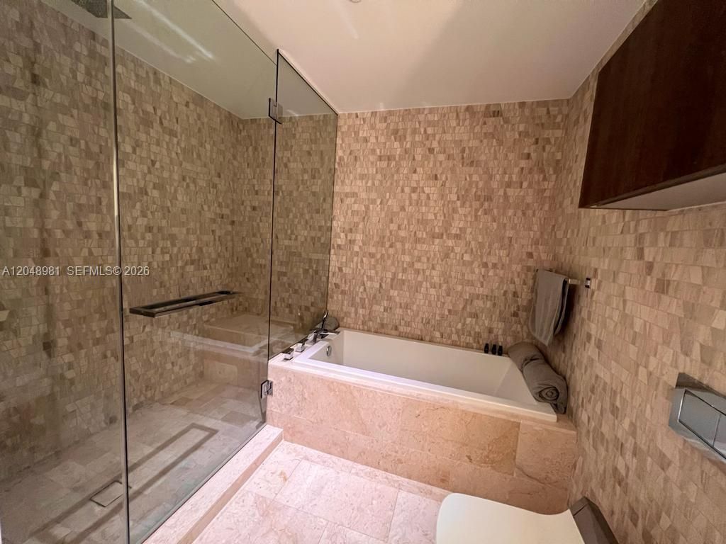 88 SW 7th St , Unit 808, Miami, FL 33130 Photo
