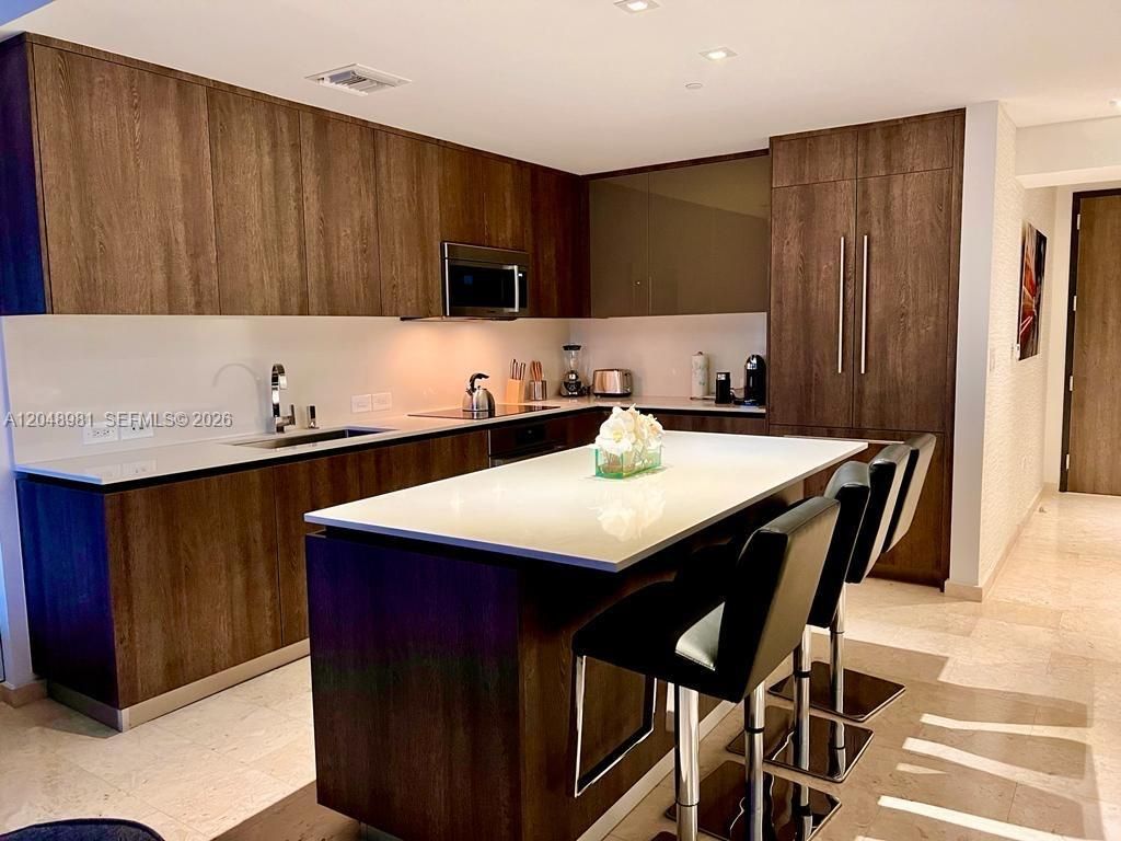 88 SW 7th St , Unit 808, Miami, FL 33130 Photo